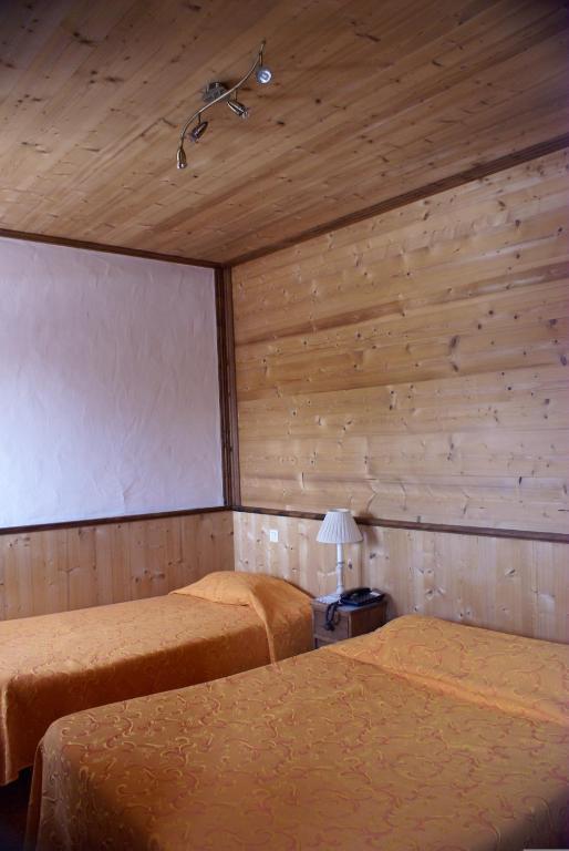 Le Relais De L'Abbaye Hotel Tournus Room photo