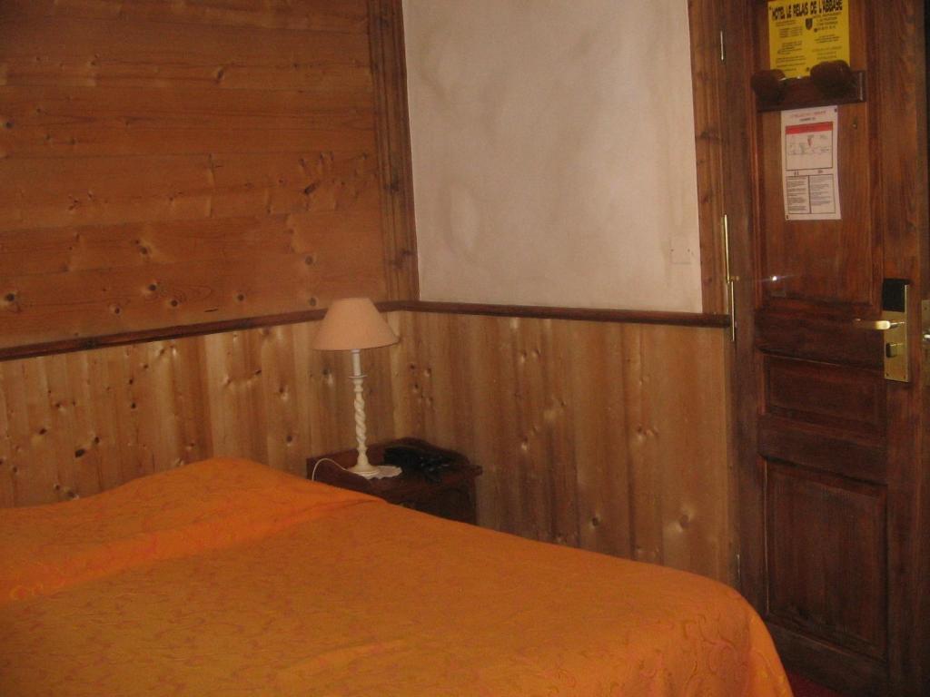 Le Relais De L'Abbaye Hotel Tournus Room photo